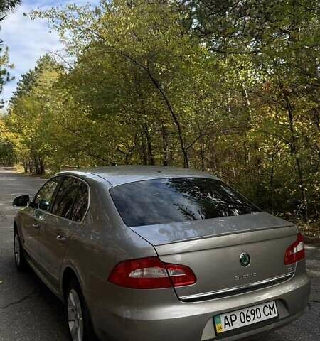 Бежевый Шкода Суперб, объемом двигателя 1.8 л и пробегом 172 тыс. км за 12800 $, фото 5 на Automoto.ua