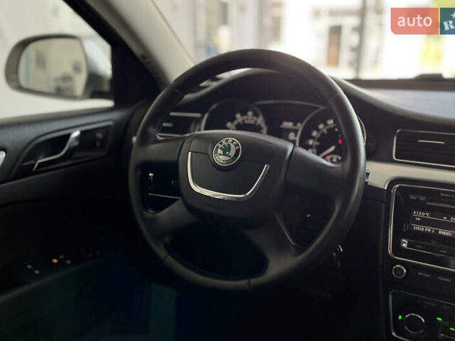 Бежевый Шкода Суперб, объемом двигателя 1.8 л и пробегом 227 тыс. км за 9100 $, фото 19 на Automoto.ua