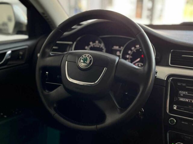 Бежевый Шкода Суперб, объемом двигателя 1.8 л и пробегом 227 тыс. км за 8800 $, фото 10 на Automoto.ua