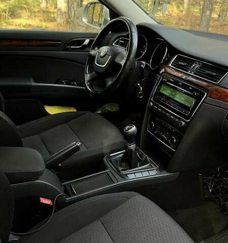 Бежевый Шкода Суперб, объемом двигателя 1.8 л и пробегом 172 тыс. км за 12800 $, фото 7 на Automoto.ua