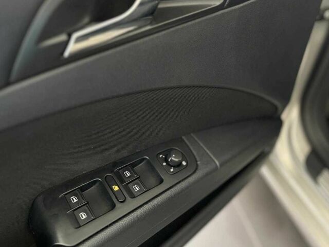 Бежевый Шкода Суперб, объемом двигателя 1.8 л и пробегом 227 тыс. км за 8800 $, фото 17 на Automoto.ua