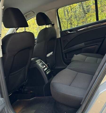 Бежевый Шкода Суперб, объемом двигателя 1.8 л и пробегом 172 тыс. км за 12800 $, фото 8 на Automoto.ua