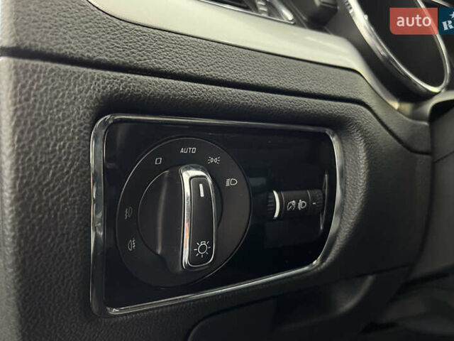 Бежевый Шкода Суперб, объемом двигателя 1.8 л и пробегом 227 тыс. км за 9100 $, фото 12 на Automoto.ua