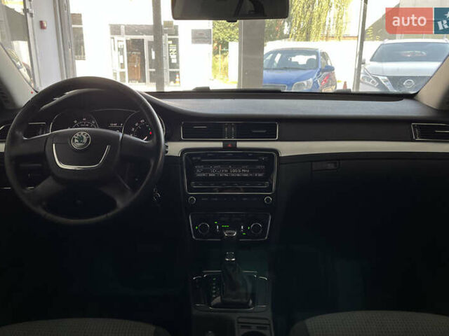 Бежевый Шкода Суперб, объемом двигателя 1.8 л и пробегом 227 тыс. км за 9100 $, фото 18 на Automoto.ua