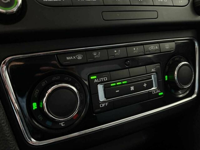 Бежевый Шкода Суперб, объемом двигателя 1.8 л и пробегом 227 тыс. км за 8800 $, фото 14 на Automoto.ua