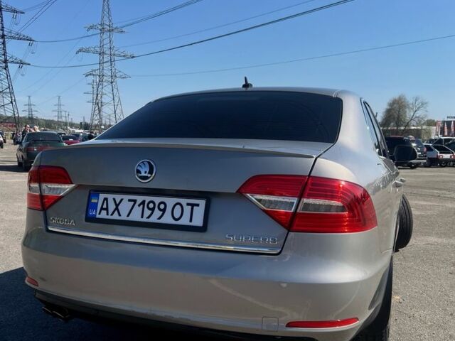 Бежевый Шкода Суперб, объемом двигателя 1.8 л и пробегом 176 тыс. км за 10700 $, фото 2 на Automoto.ua