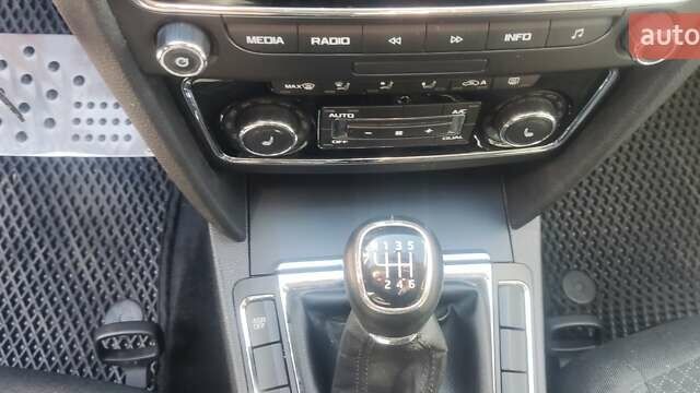 Бежевий Шкода Суперб, об'ємом двигуна 1.8 л та пробігом 147 тис. км за 12000 $, фото 12 на Automoto.ua