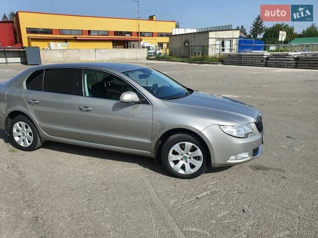 Бежевый Шкода Суперб, объемом двигателя 1.8 л и пробегом 93 тыс. км за 13000 $, фото 9 на Automoto.ua