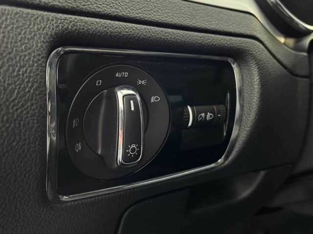 Бежевый Шкода Суперб, объемом двигателя 1.8 л и пробегом 227 тыс. км за 8800 $, фото 12 на Automoto.ua