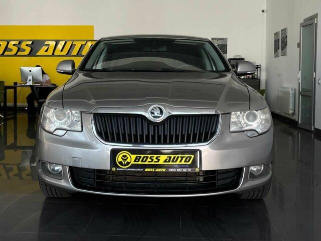 Бежевый Шкода Суперб, объемом двигателя 1.8 л и пробегом 227 тыс. км за 8800 $, фото 1 на Automoto.ua