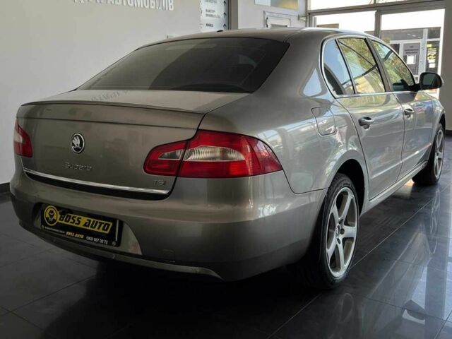 Бежевый Шкода Суперб, объемом двигателя 1.8 л и пробегом 227 тыс. км за 8800 $, фото 6 на Automoto.ua