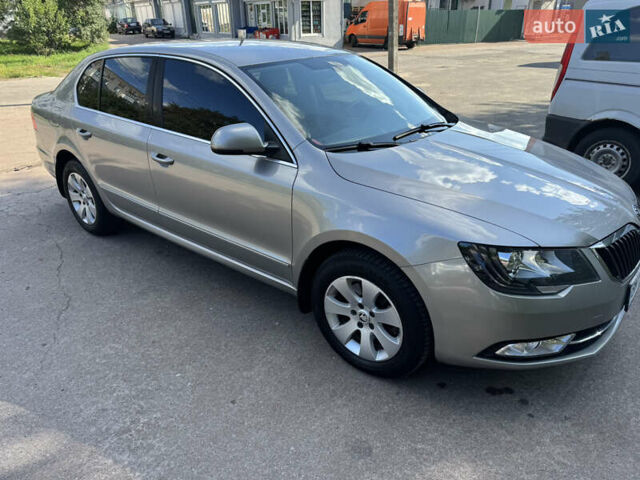 Бежевий Шкода Суперб, об'ємом двигуна 1.97 л та пробігом 535 тис. км за 10700 $, фото 1 на Automoto.ua