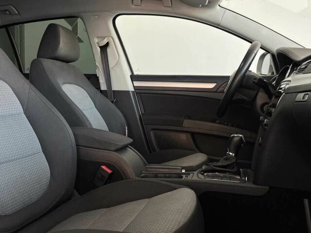 Бежевый Шкода Суперб, объемом двигателя 1.8 л и пробегом 227 тыс. км за 8800 $, фото 18 на Automoto.ua