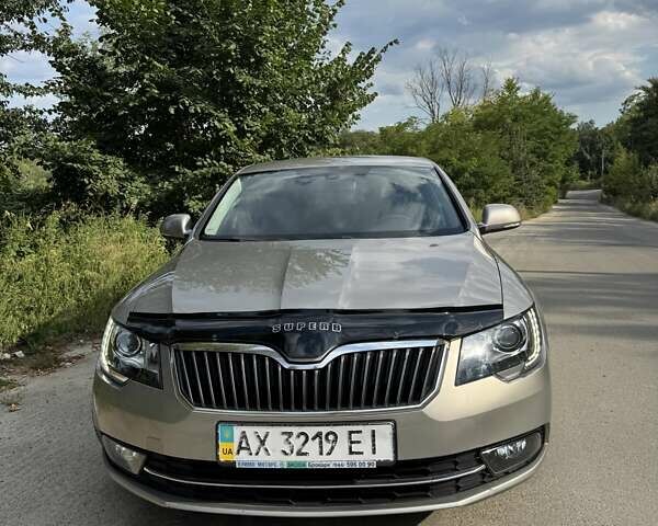 Бежевий Шкода Суперб, об'ємом двигуна 1.8 л та пробігом 187 тис. км за 9750 $, фото 3 на Automoto.ua