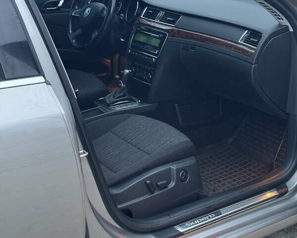 Бежевий Шкода Суперб, об'ємом двигуна 1.8 л та пробігом 187 тис. км за 9500 $, фото 11 на Automoto.ua