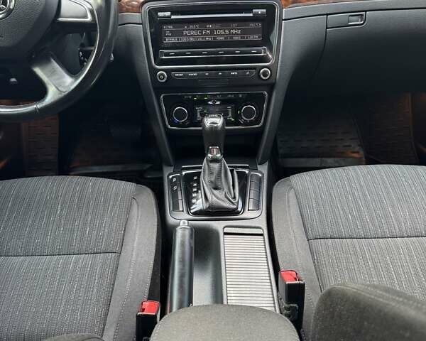 Бежевий Шкода Суперб, об'ємом двигуна 1.8 л та пробігом 187 тис. км за 9750 $, фото 24 на Automoto.ua