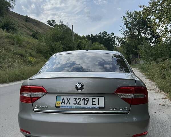 Бежевий Шкода Суперб, об'ємом двигуна 1.8 л та пробігом 187 тис. км за 9750 $, фото 6 на Automoto.ua