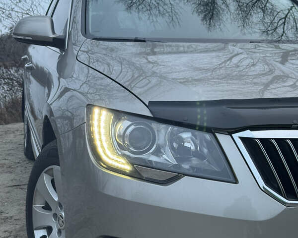 Бежевий Шкода Суперб, об'ємом двигуна 1.8 л та пробігом 187 тис. км за 9500 $, фото 2 на Automoto.ua