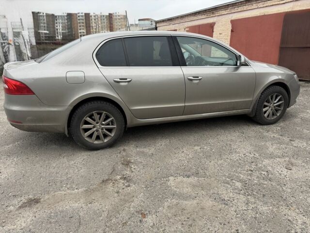 Бежевый Шкода Суперб, объемом двигателя 1.8 л и пробегом 172 тыс. км за 14000 $, фото 4 на Automoto.ua