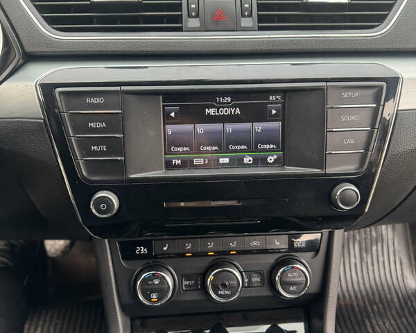 Бежевий Шкода Суперб, об'ємом двигуна 1.8 л та пробігом 164 тис. км за 14800 $, фото 12 на Automoto.ua