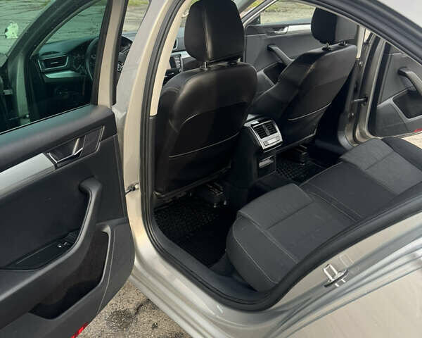 Бежевий Шкода Суперб, об'ємом двигуна 1.8 л та пробігом 164 тис. км за 14800 $, фото 8 на Automoto.ua