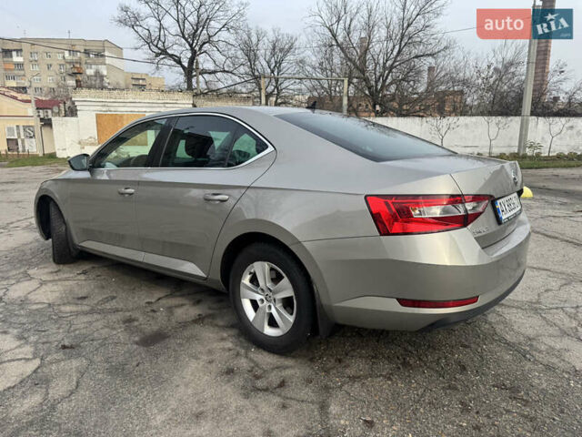 Бежевий Шкода Суперб, об'ємом двигуна 1.8 л та пробігом 164 тис. км за 14800 $, фото 2 на Automoto.ua