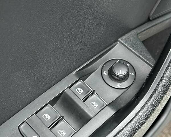 Бежевый Шкода Суперб, объемом двигателя 1.98 л и пробегом 191 тыс. км за 20000 $, фото 29 на Automoto.ua