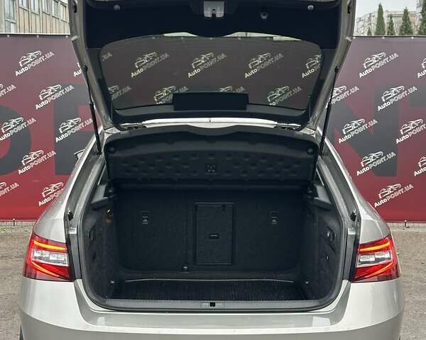 Бежевый Шкода Суперб, объемом двигателя 1.98 л и пробегом 191 тыс. км за 20000 $, фото 12 на Automoto.ua