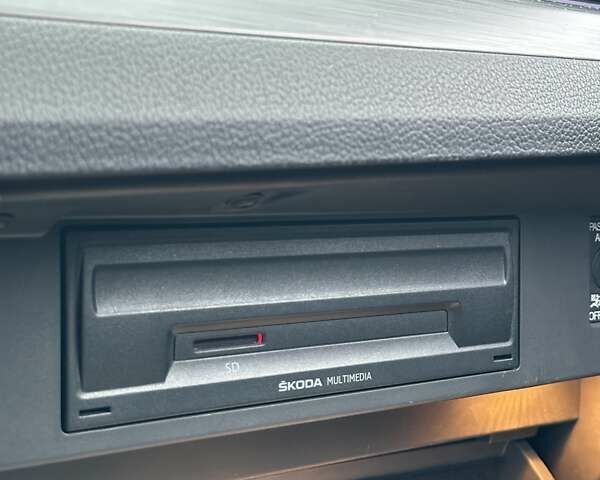 Бежевый Шкода Суперб, объемом двигателя 1.98 л и пробегом 191 тыс. км за 20000 $, фото 40 на Automoto.ua