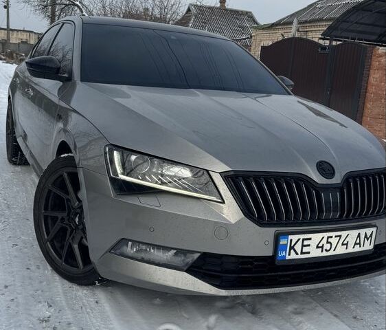 Бежевий Шкода Суперб, об'ємом двигуна 2 л та пробігом 180 тис. км за 23500 $, фото 3 на Automoto.ua