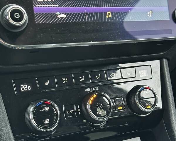 Бежевый Шкода Суперб, объемом двигателя 1.98 л и пробегом 191 тыс. км за 20000 $, фото 38 на Automoto.ua