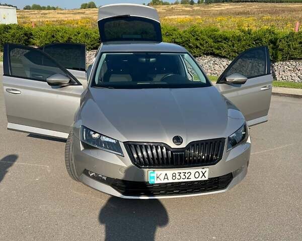 Бежевий Шкода Суперб, об'ємом двигуна 1.6 л та пробігом 205 тис. км за 17900 $, фото 29 на Automoto.ua