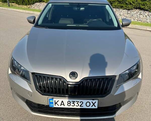 Бежевий Шкода Суперб, об'ємом двигуна 1.6 л та пробігом 205 тис. км за 17900 $, фото 6 на Automoto.ua