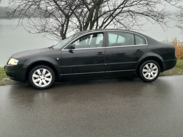 Черный Шкода Суперб, объемом двигателя 2.5 л и пробегом 400 тыс. км за 2600 $, фото 1 на Automoto.ua