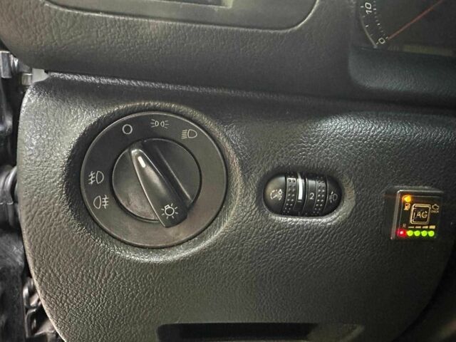 Черный Шкода Суперб, объемом двигателя 1.8 л и пробегом 390 тыс. км за 4050 $, фото 9 на Automoto.ua