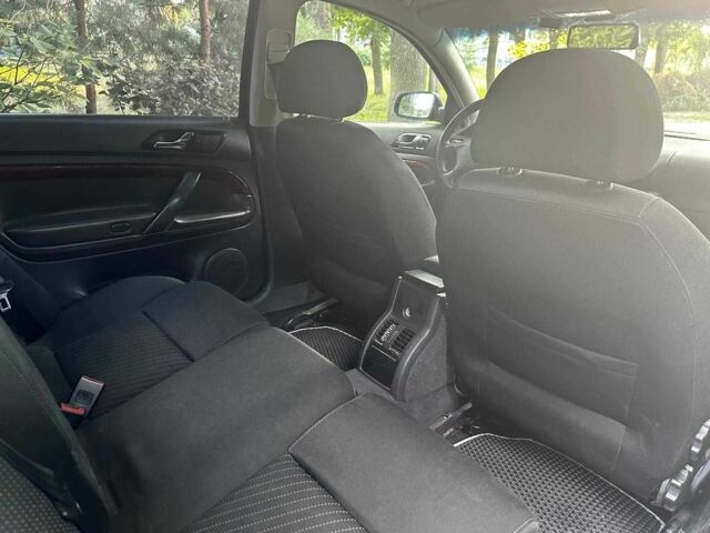 Черный Шкода Суперб, объемом двигателя 1.8 л и пробегом 390 тыс. км за 4050 $, фото 17 на Automoto.ua