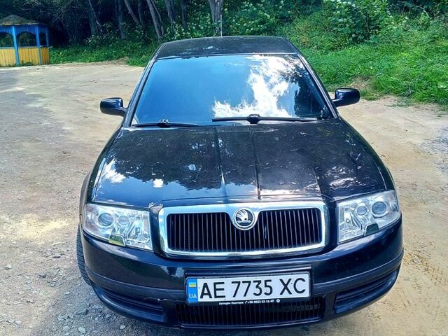 Черный Шкода Суперб, объемом двигателя 2 л и пробегом 300 тыс. км за 4700 $, фото 1 на Automoto.ua