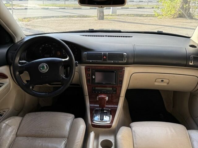 Черный Шкода Суперб, объемом двигателя 2.8 л и пробегом 350 тыс. км за 4200 $, фото 13 на Automoto.ua