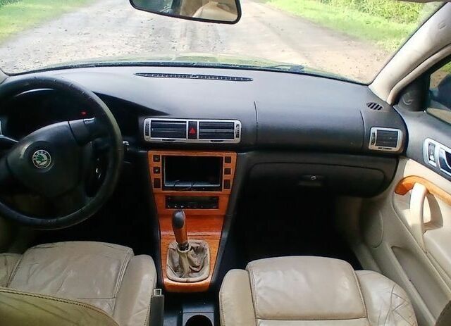 Чорний Шкода Суперб, об'ємом двигуна 1 л та пробігом 285 тис. км за 899 $, фото 7 на Automoto.ua