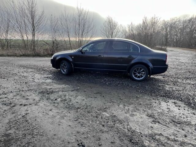 Черный Шкода Суперб, объемом двигателя 1.8 л и пробегом 220 тыс. км за 5100 $, фото 3 на Automoto.ua