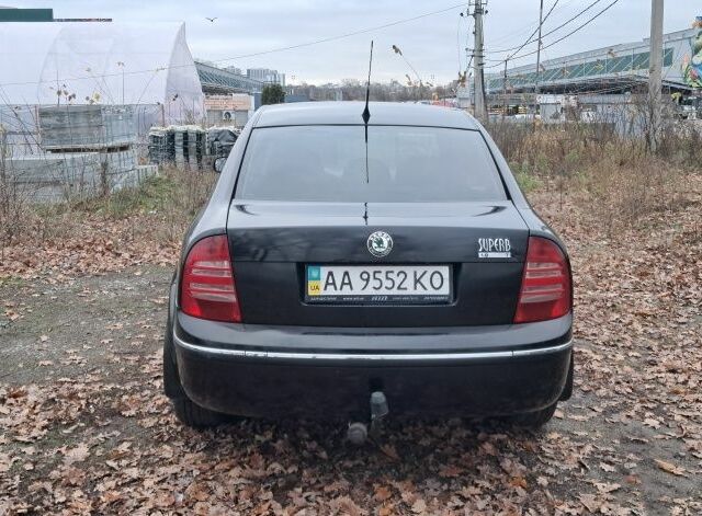 Черный Шкода Суперб, объемом двигателя 1.8 л и пробегом 302 тыс. км за 4500 $, фото 6 на Automoto.ua