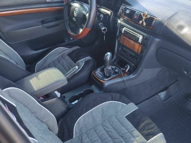 Черный Шкода Суперб, объемом двигателя 1.8 л и пробегом 320 тыс. км за 3500 $, фото 13 на Automoto.ua