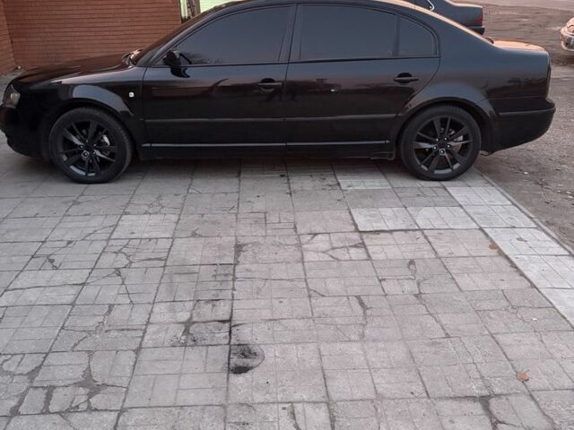 Черный Шкода Суперб, объемом двигателя 1.8 л и пробегом 325 тыс. км за 7399 $, фото 2 на Automoto.ua