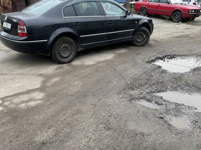 Черный Шкода Суперб, объемом двигателя 2.5 л и пробегом 100 тыс. км за 2200 $, фото 2 на Automoto.ua