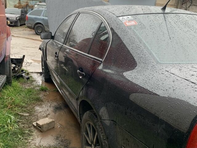 Черный Шкода Суперб, объемом двигателя 1.9 л и пробегом 300 тыс. км за 2300 $, фото 3 на Automoto.ua