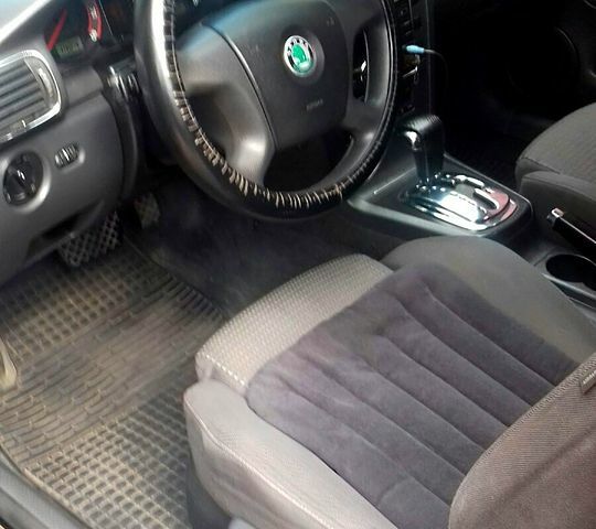 Чорний Шкода Суперб, об'ємом двигуна 1.8 л та пробігом 250 тис. км за 6500 $, фото 3 на Automoto.ua