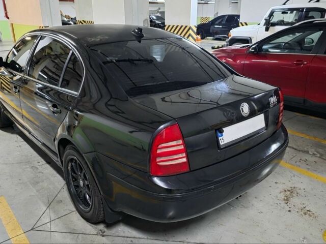 Черный Шкода Суперб, объемом двигателя 1.8 л и пробегом 257 тыс. км за 4499 $, фото 3 на Automoto.ua