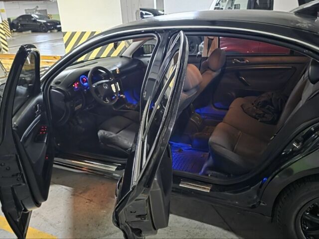 Черный Шкода Суперб, объемом двигателя 1.8 л и пробегом 257 тыс. км за 4499 $, фото 10 на Automoto.ua