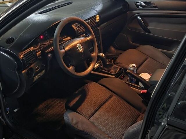 Черный Шкода Суперб, объемом двигателя 1.8 л и пробегом 257 тыс. км за 4499 $, фото 5 на Automoto.ua