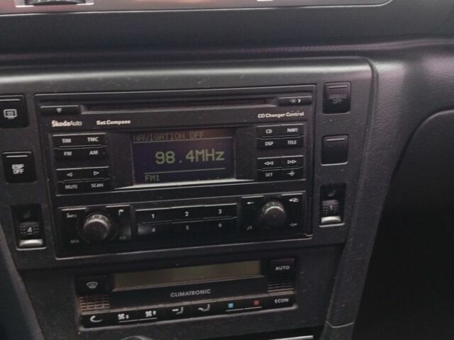 Черный Шкода Суперб, объемом двигателя 1.9 л и пробегом 357 тыс. км за 5700 $, фото 5 на Automoto.ua